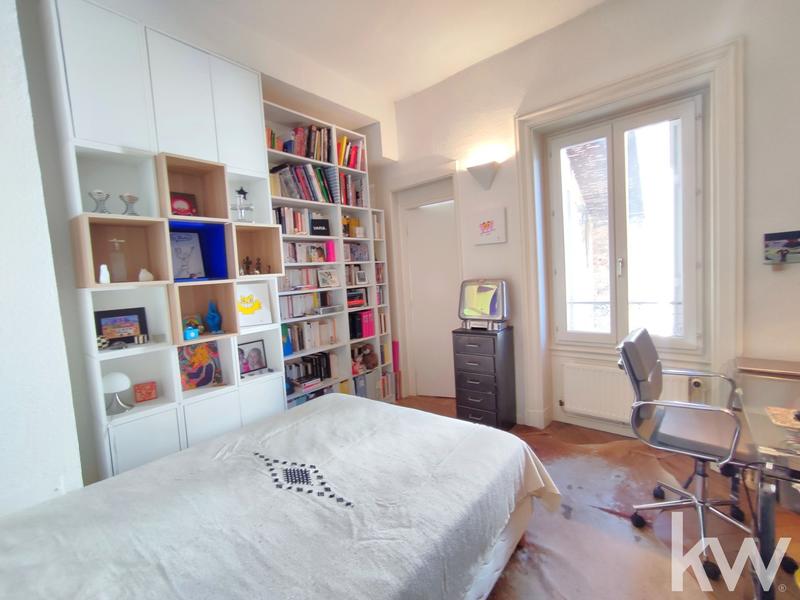 Appartement - 215 m² - 6 pièces