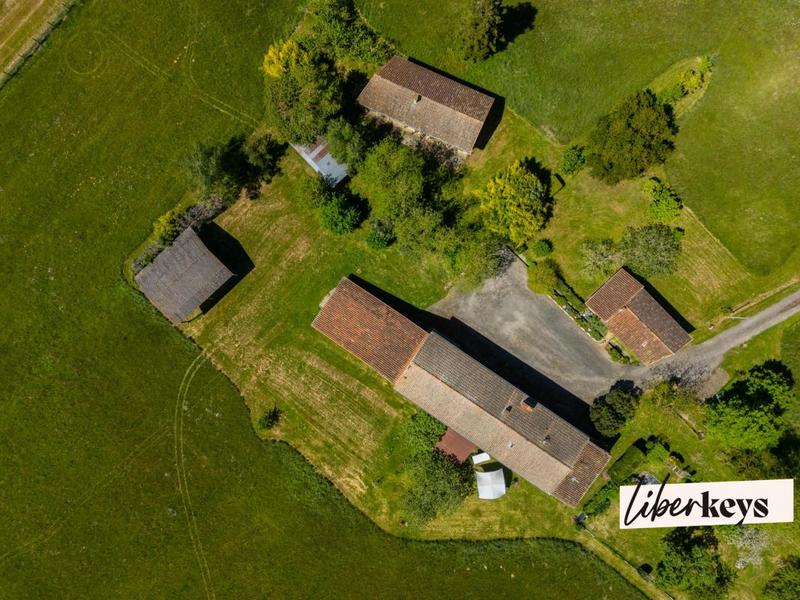 Longère - 340 m² - 10 pièces