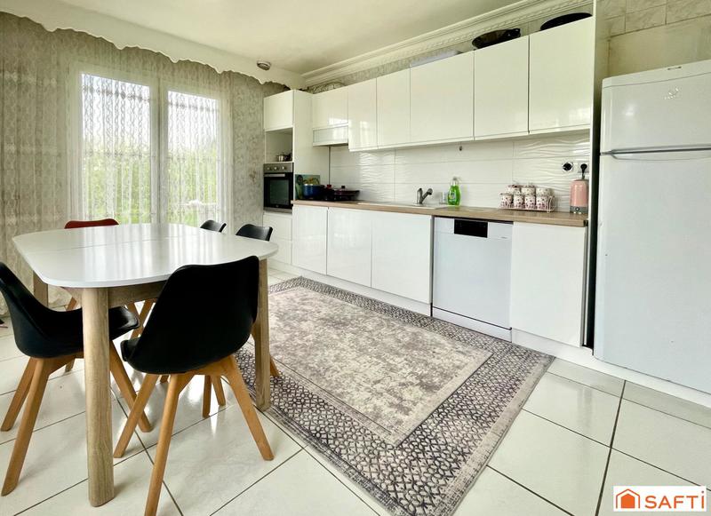 Maison - 168 m² - 8 pièces