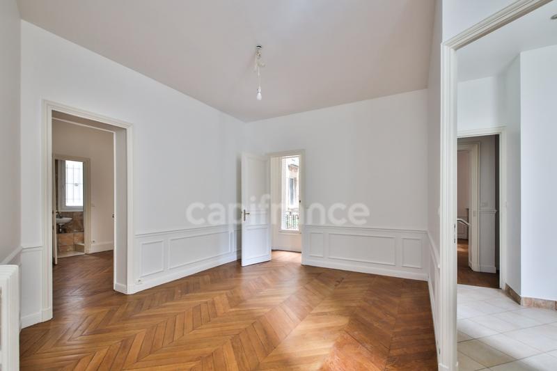 Appartement bourgeois - 117 m² - 5 pièces