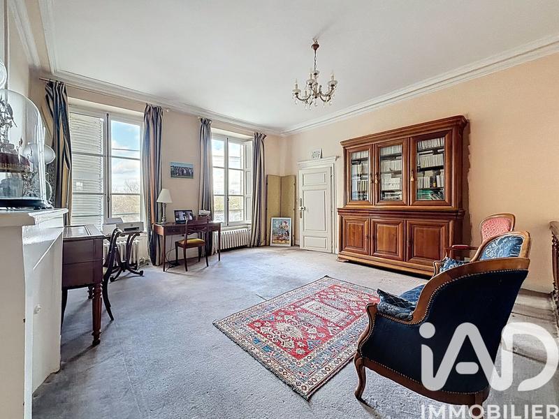 Maison - 340 m² - 9 pièces