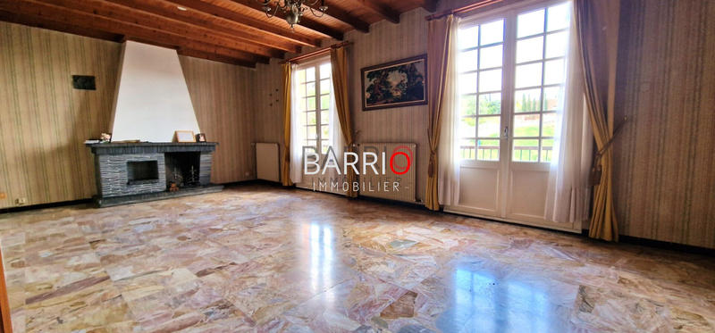 Maison - 230 m² - 10 pièces
