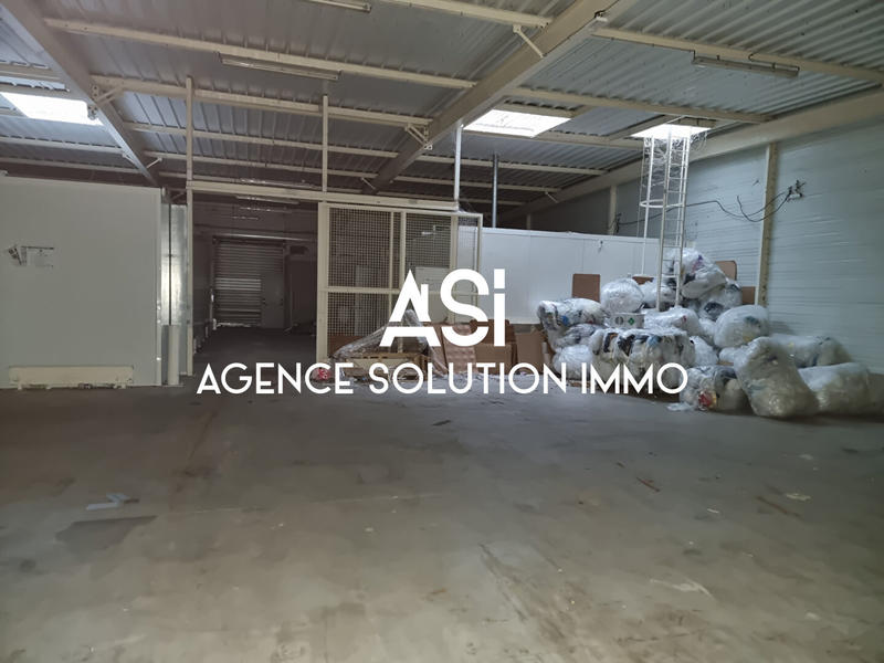 Local commercial - 1 104 m²