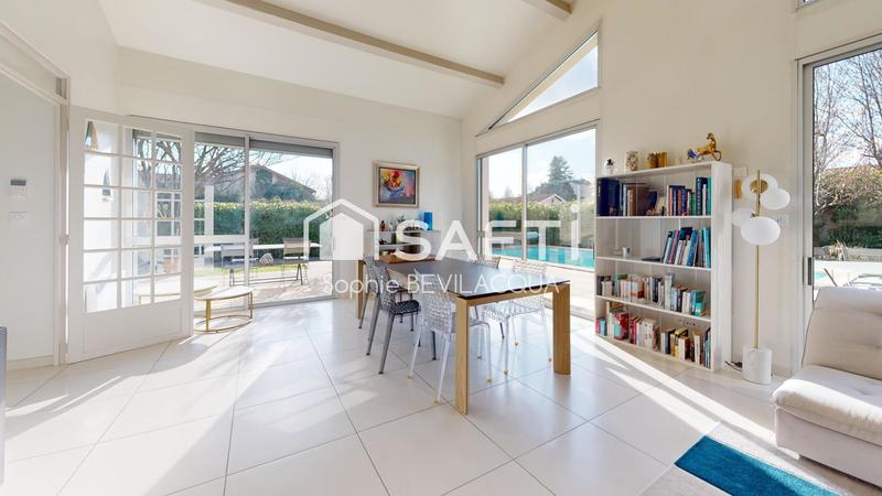 Maison - 201 m² - 7 pièces