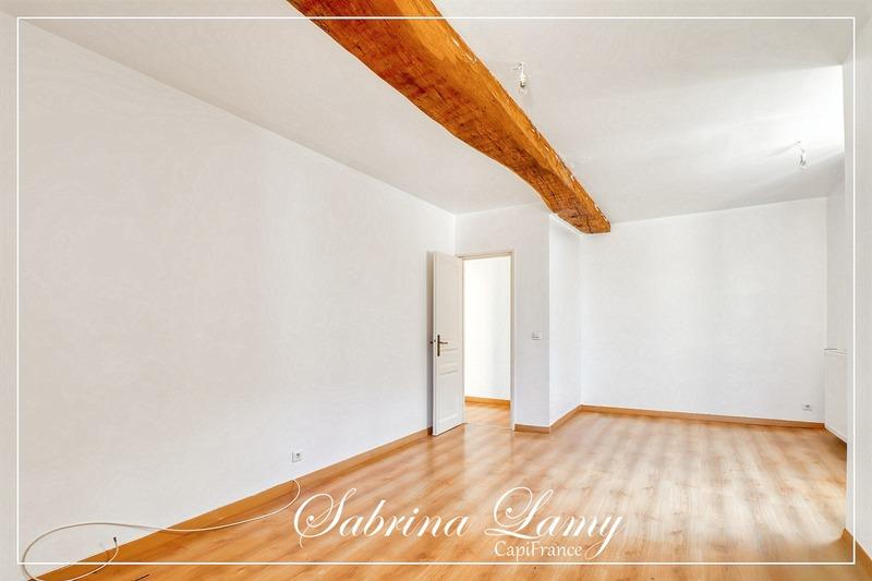 Maison - 210 m² - 7 pièces