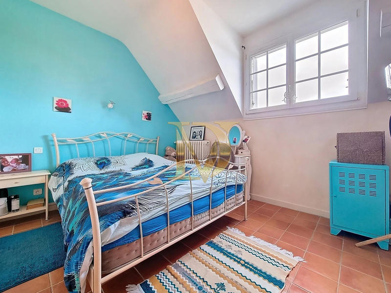 Maison - 250 m² - 10 pièces