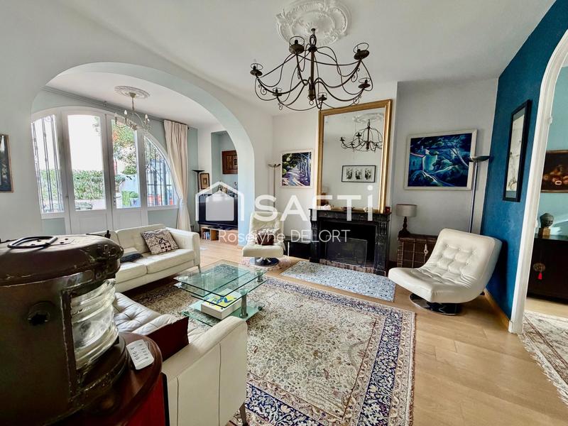 Maison de maîtres - 210 m² - 9 pièces