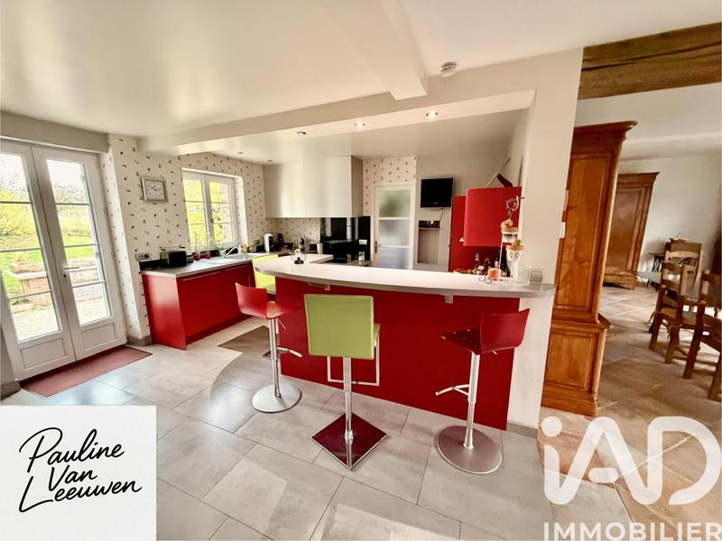 Maison - 235 m² - 8 pièces