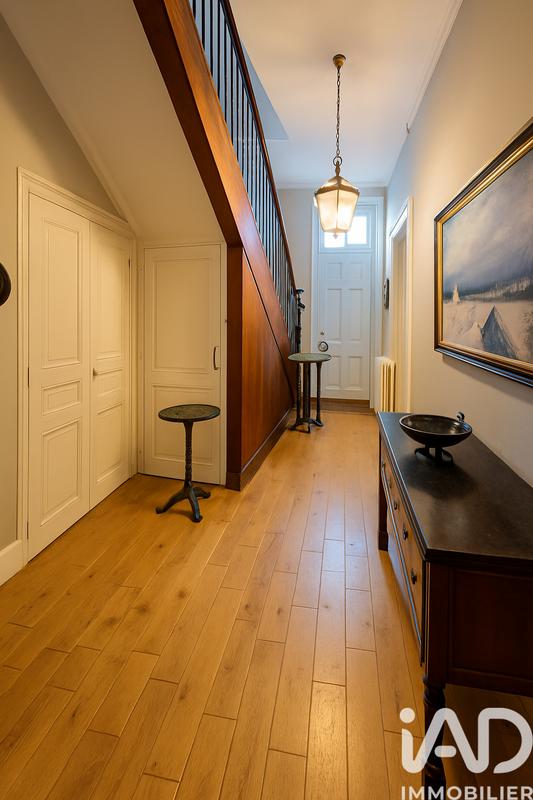 Maison - 241 m² - 6 pièces