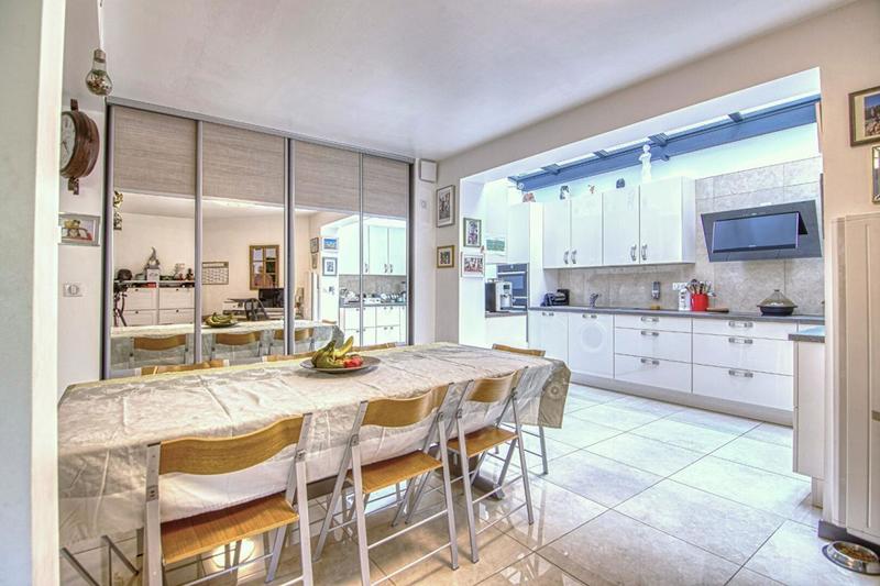 Maison - 131 m² - 6 pièces