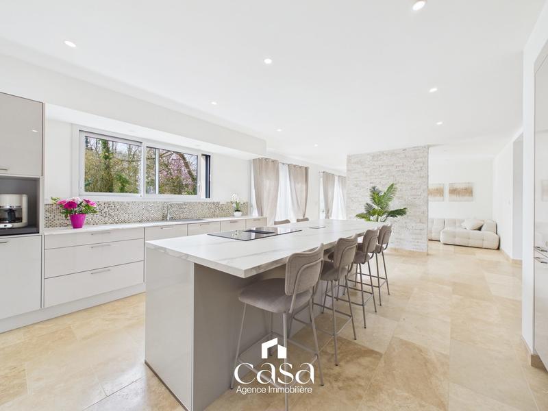 Maison - 179 m² - 7 pièces