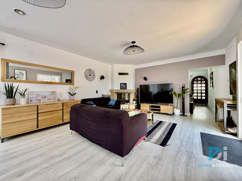 Maison - 186 m² - 8 pièces