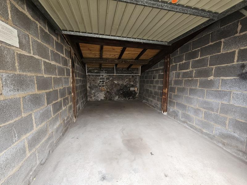 Parking / Garage - 10 m²