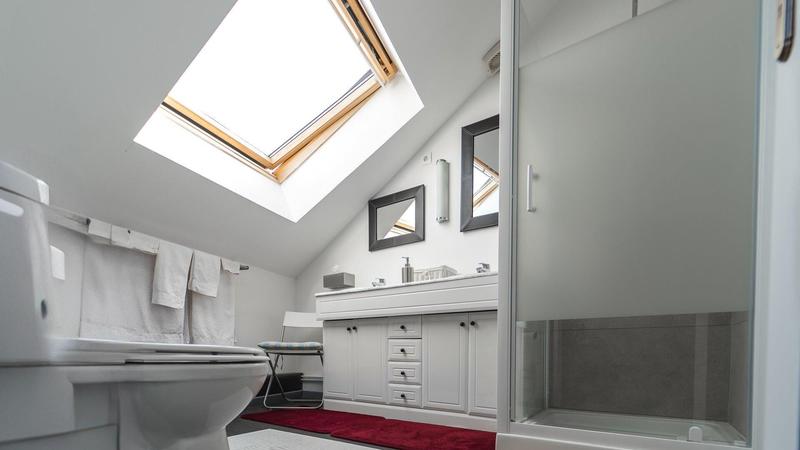 Maison - 360 m² - 10 pièces