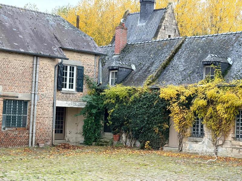 Maison - 278 m² - 14 pièces