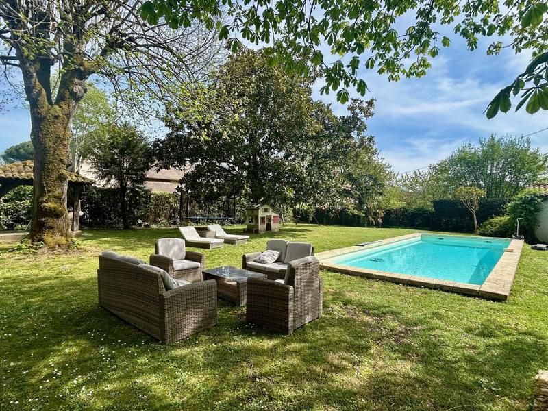 Maison - 215 m² - 7 pièces