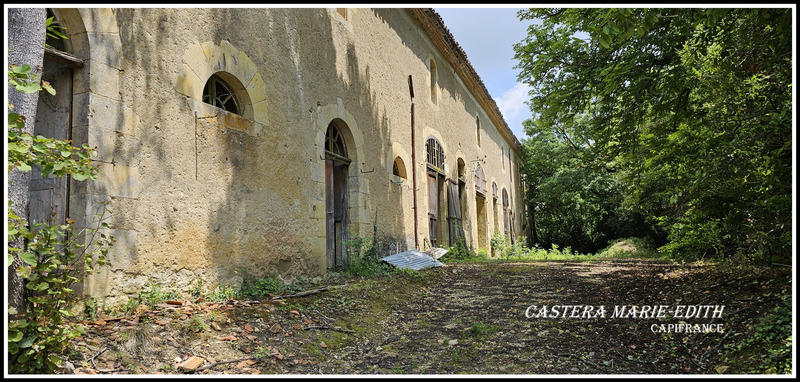 Propriété - 860 m² - 1 pièce