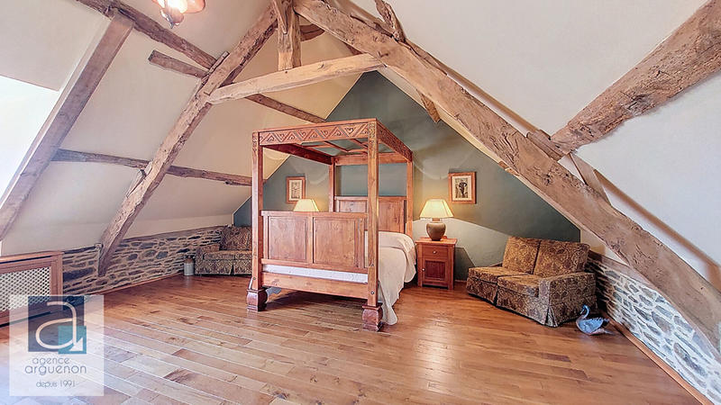 Maison - 342 m² - 7 pièces