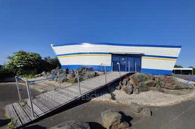 Local commercial - 1 140 m²