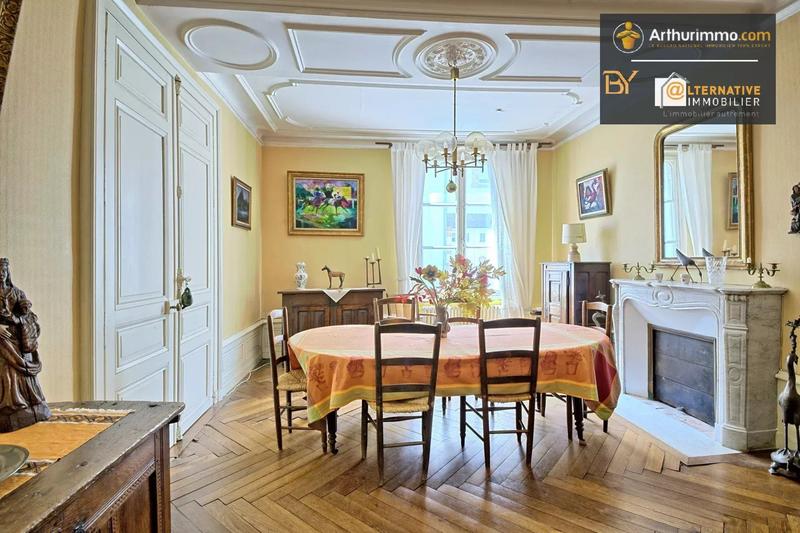 Maison - 292 m² - 12 pièces