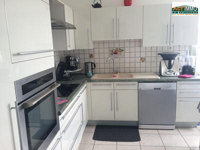 Maison - 90 m² - 3 pièces