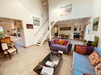 Maison - 138 m² - 5 pièces