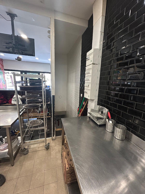 Divers - 50 m² - 1 pièce