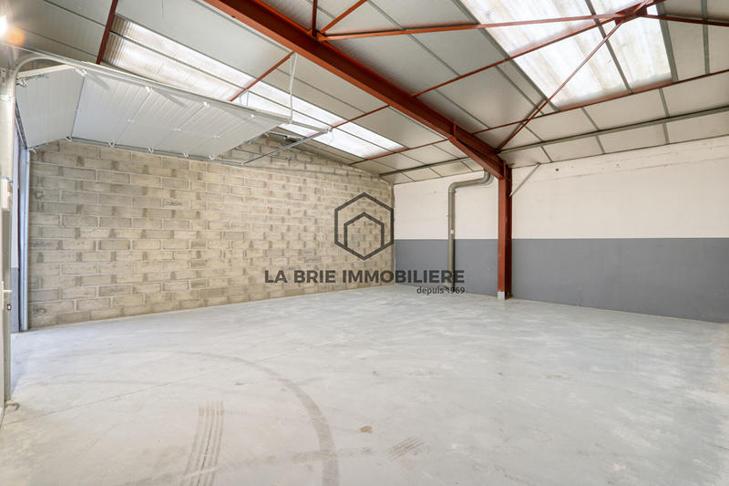 Local d'activité / Entrepôt - 70 m² - 1 pièce