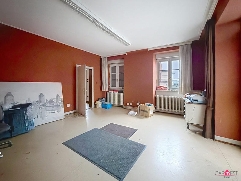 Maison - 220 m² - 8 pièces