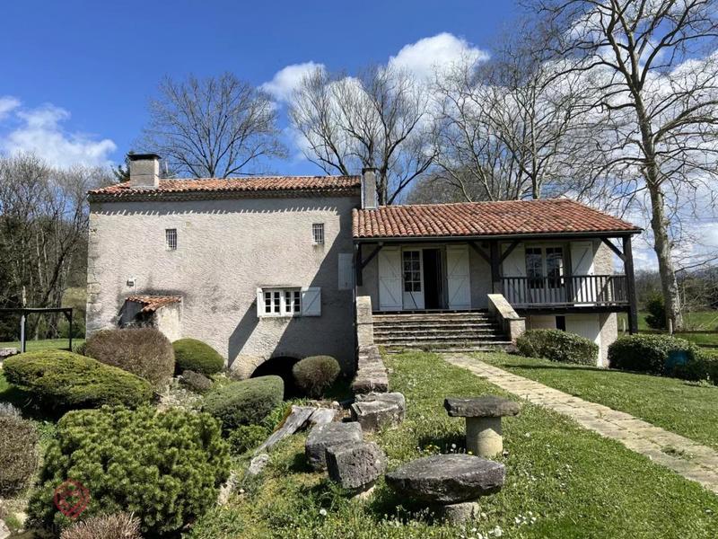 Propriété - 227 m² - 7 pièces