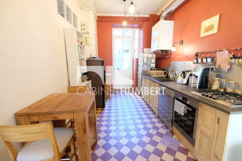 Appartement - 176 m² - 6 pièces