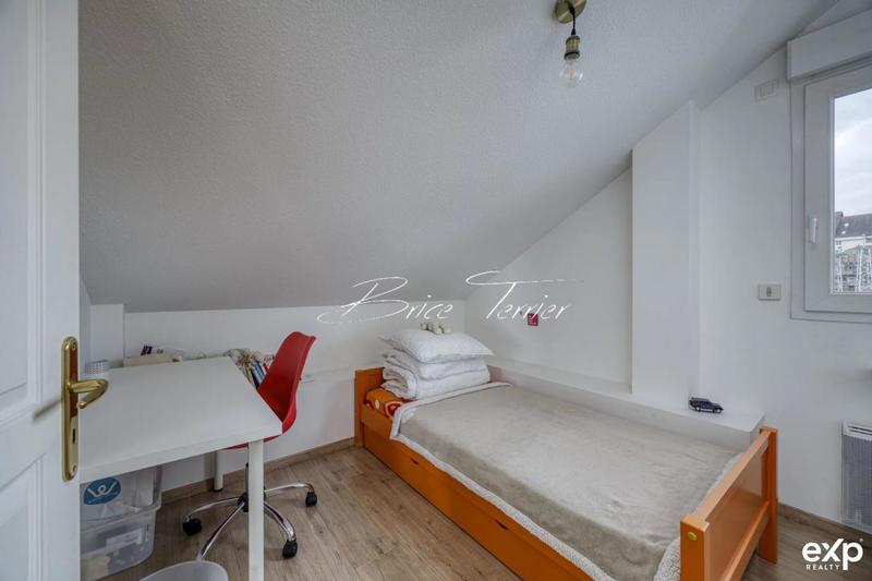 Appartement - 93 m² - 5 pièces