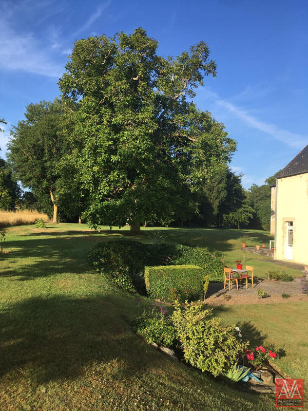 Maison - 300 m² - 10 pièces