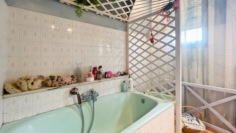 Maison traditionnelle - 193 m² - 7 pièces