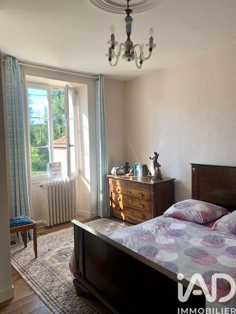 Maison - 220 m² - 6 pièces