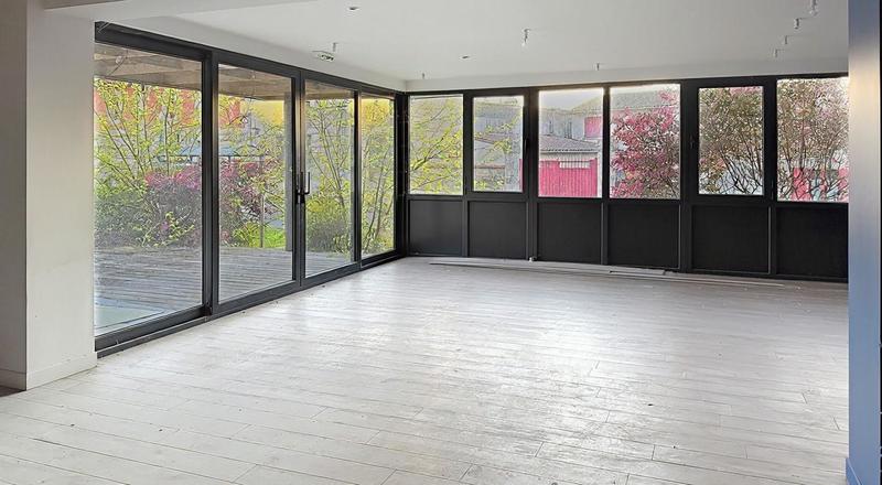 Local commercial - 375 m² - 10 pièces