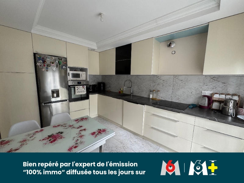 Maison - 235 m² - 11 pièces