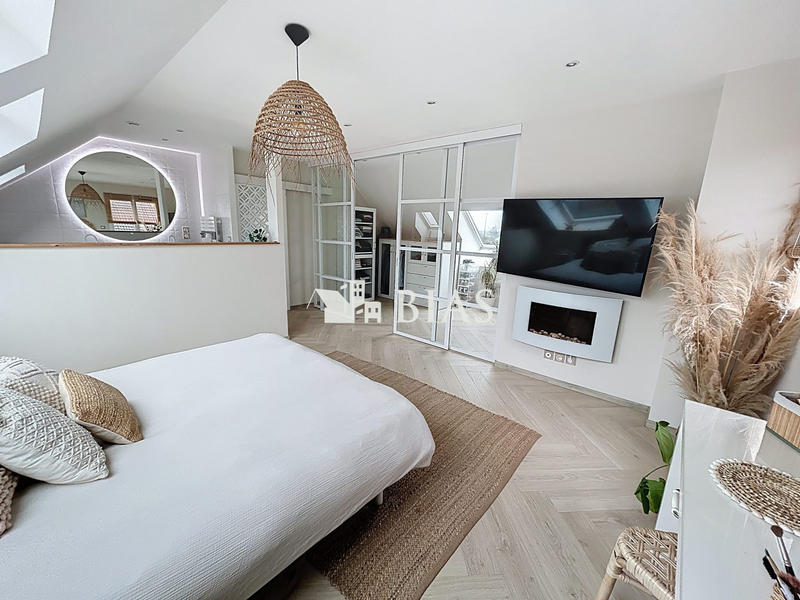 Maison contemporaine - 192 m² - 8 pièces