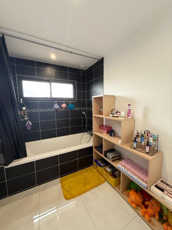 Maison - 143 m² - 5 pièces