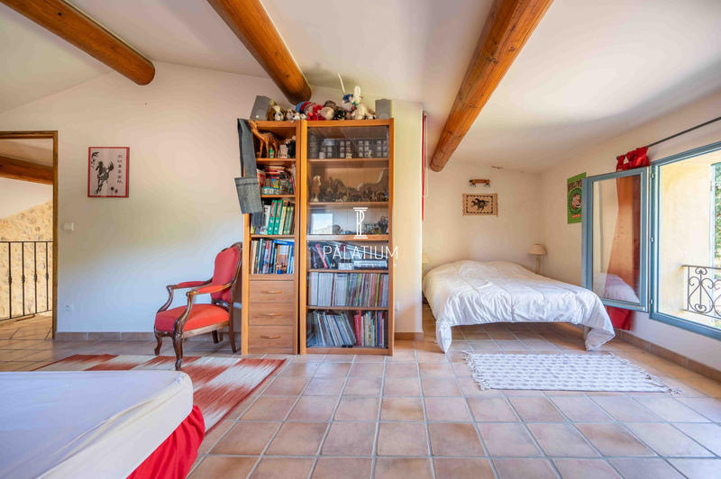 Mas - 445 m² - 12 pièces