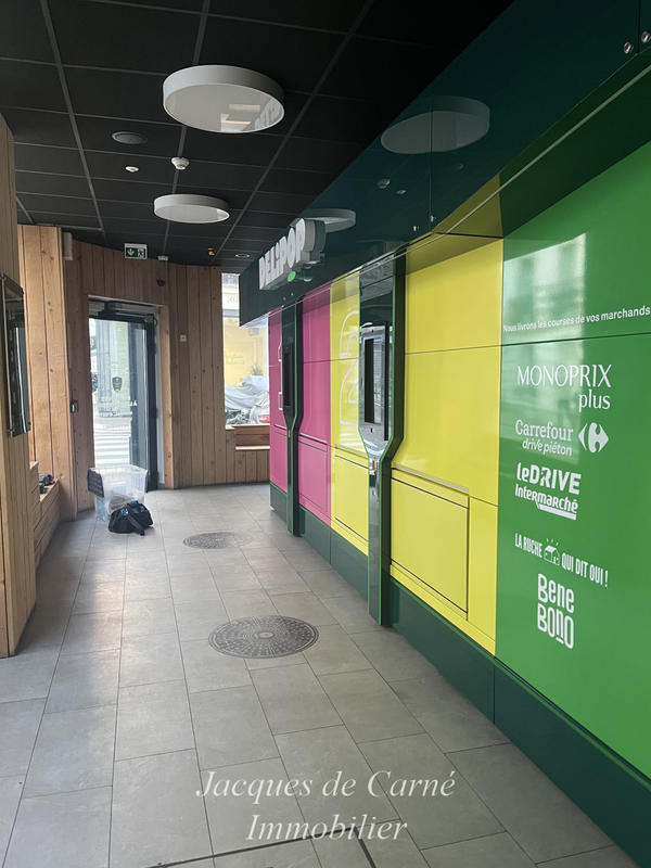 Local commercial - 80 m² - 3 pièces