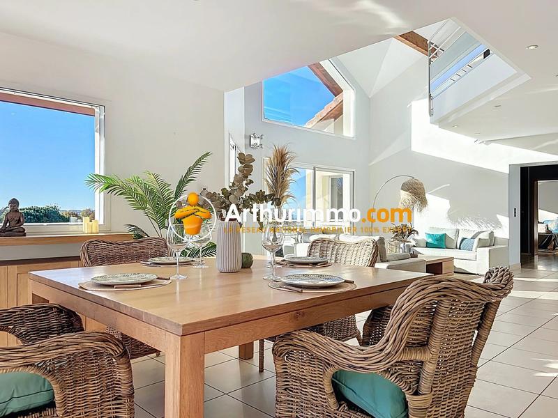 Maison - 278 m² - 8 pièces