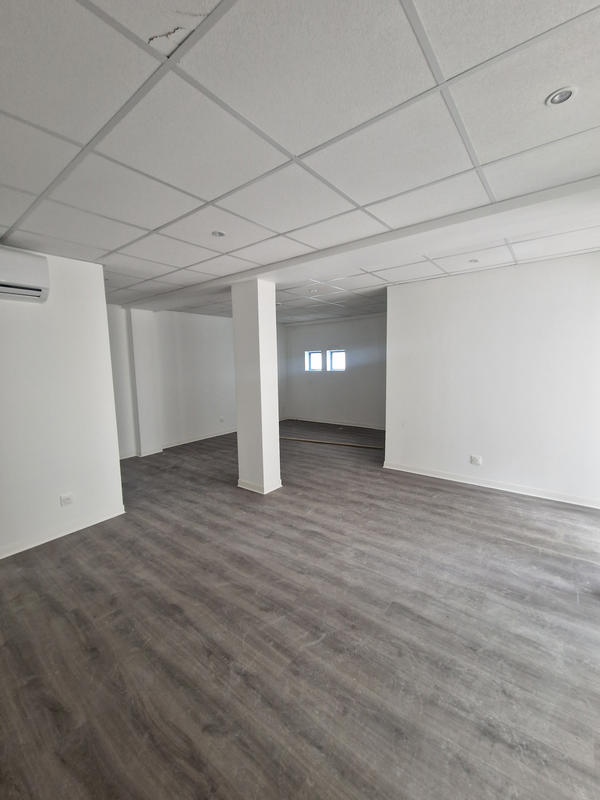 Local commercial - 674 m²