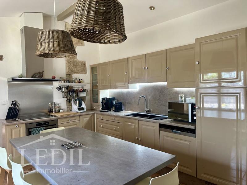 Propriété - 220 m² - 5 pièces