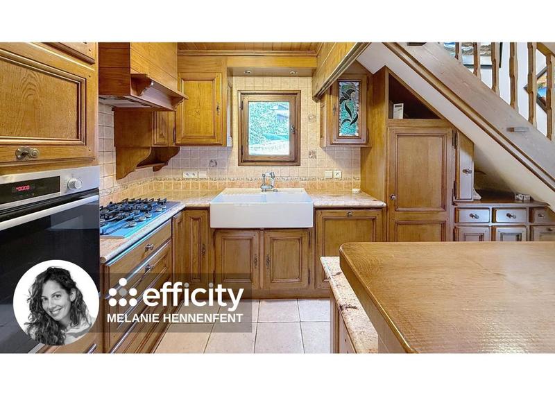 Maison - 225 m² - 7 pièces