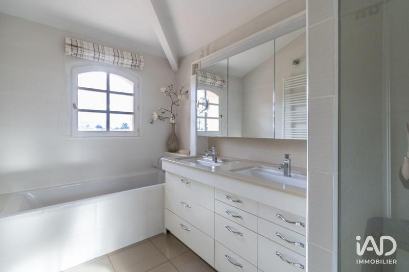 Maison - 284 m² - 6 pièces