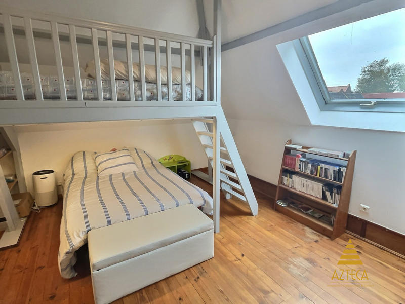 Maison - 221 m² - 8 pièces