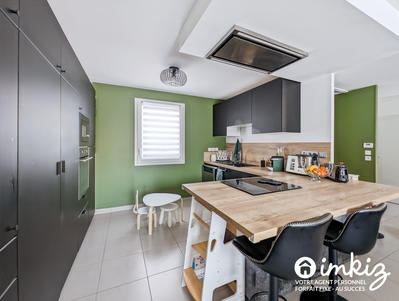 Maison - 95 m² - 5 pièces