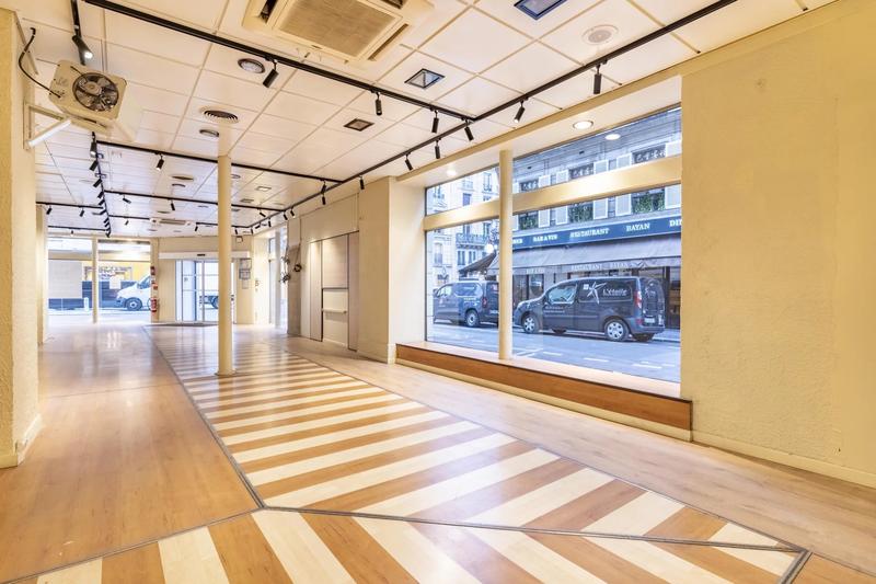 Local commercial - 220 m²