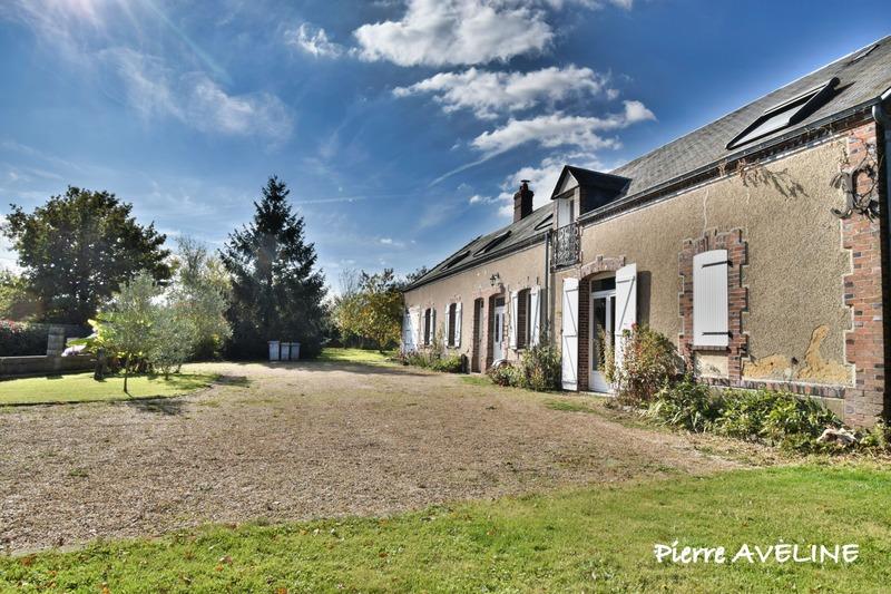 Maison - 242 m² - 7 pièces